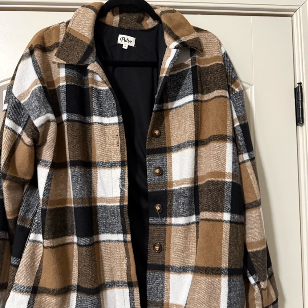 Pulse Black Coat with White Label - Picture 1 of 2